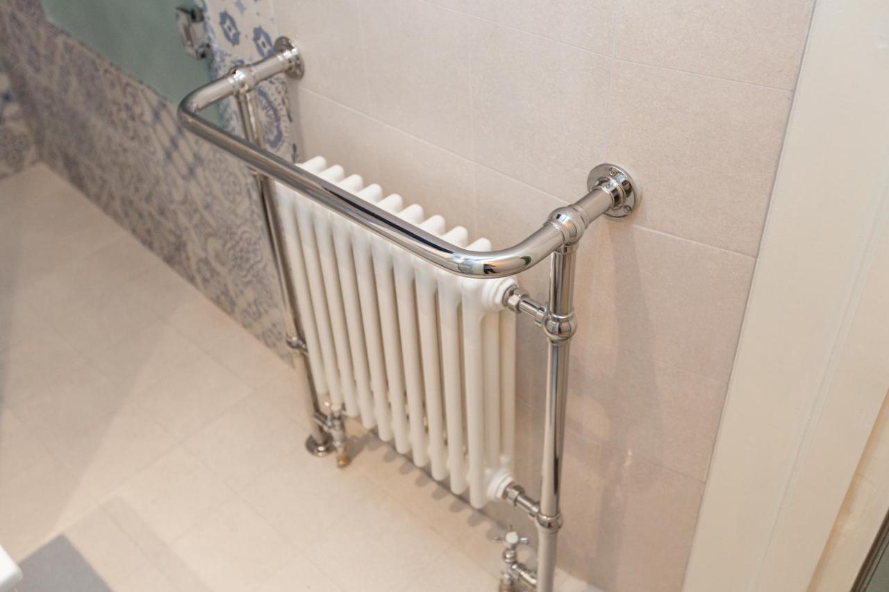 The Golden Gardens - R.q.c. Den Haag