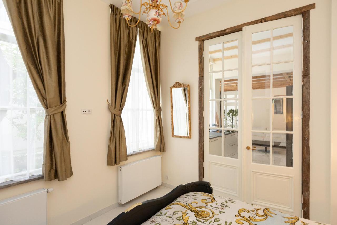 The Golden Gardens - R.q.c. Den Haag