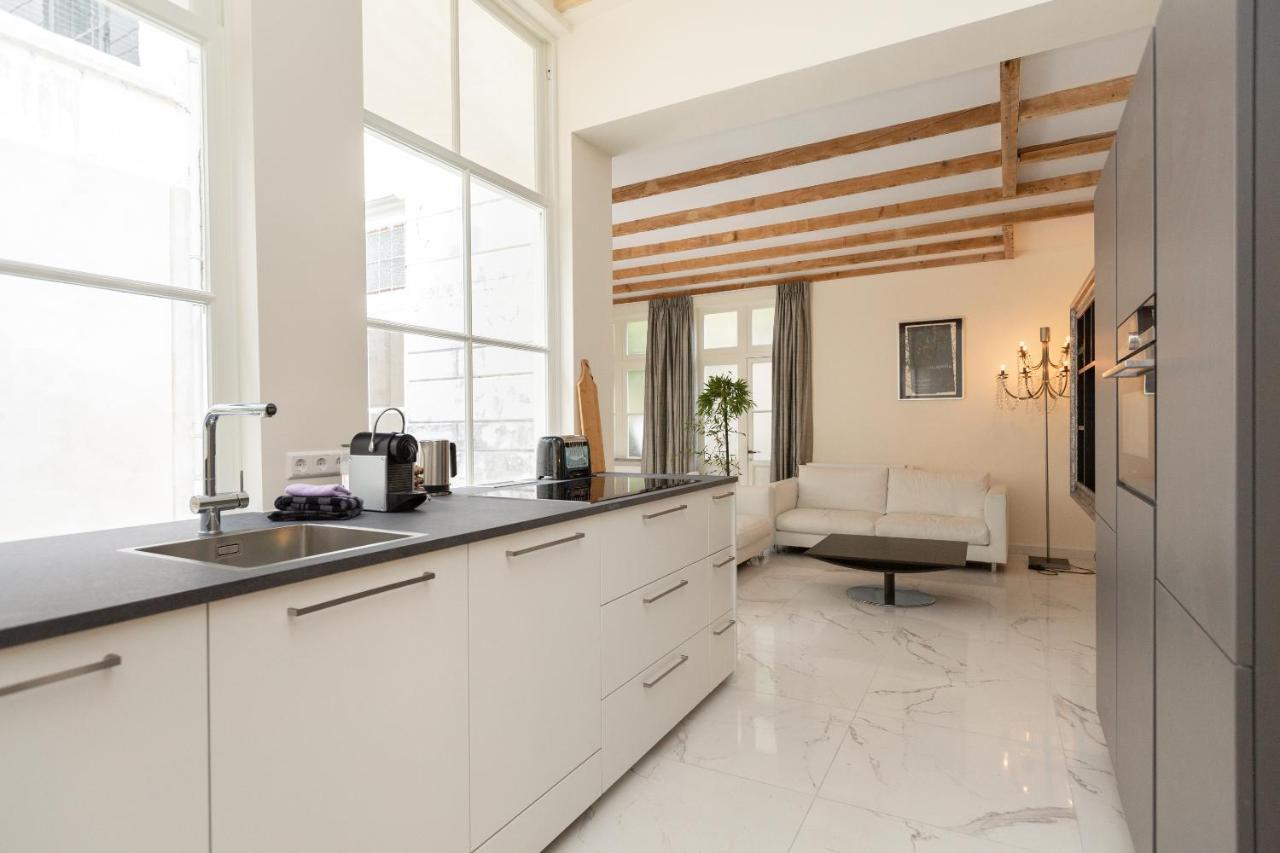 The Golden Gardens - R.q.c. * Den Haag